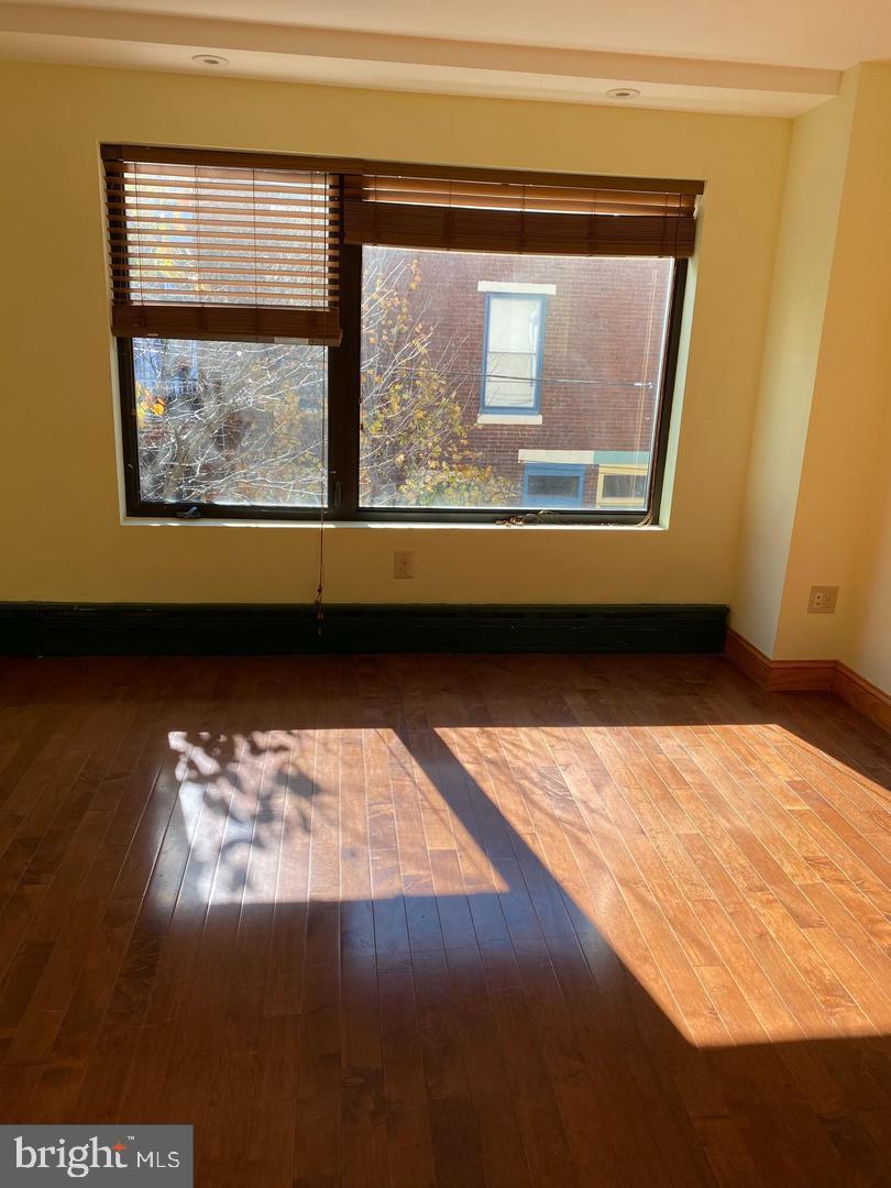 ART MUSEUM AREA - Residential Lease