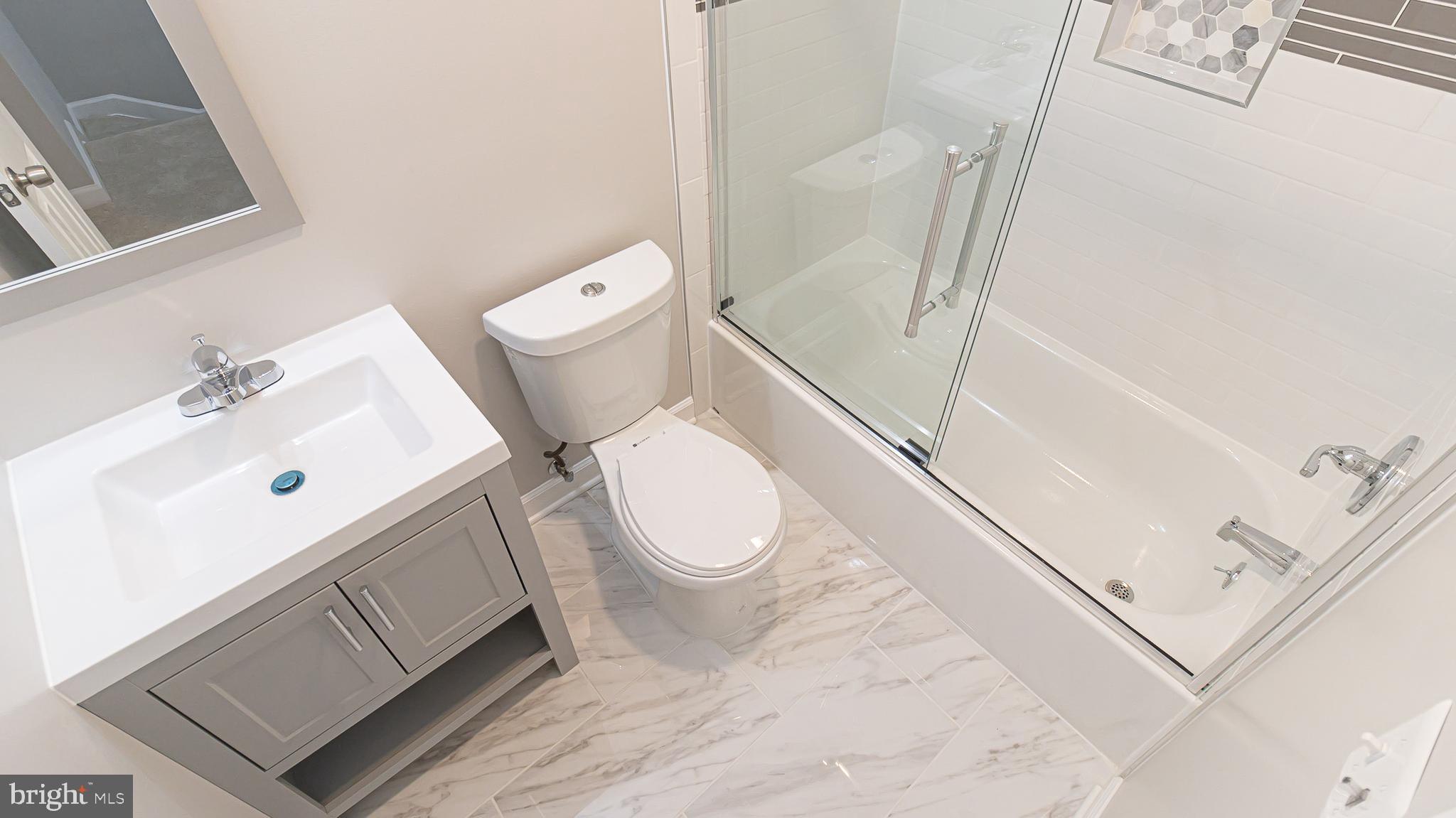 CARDINAL SQUARE - Residential