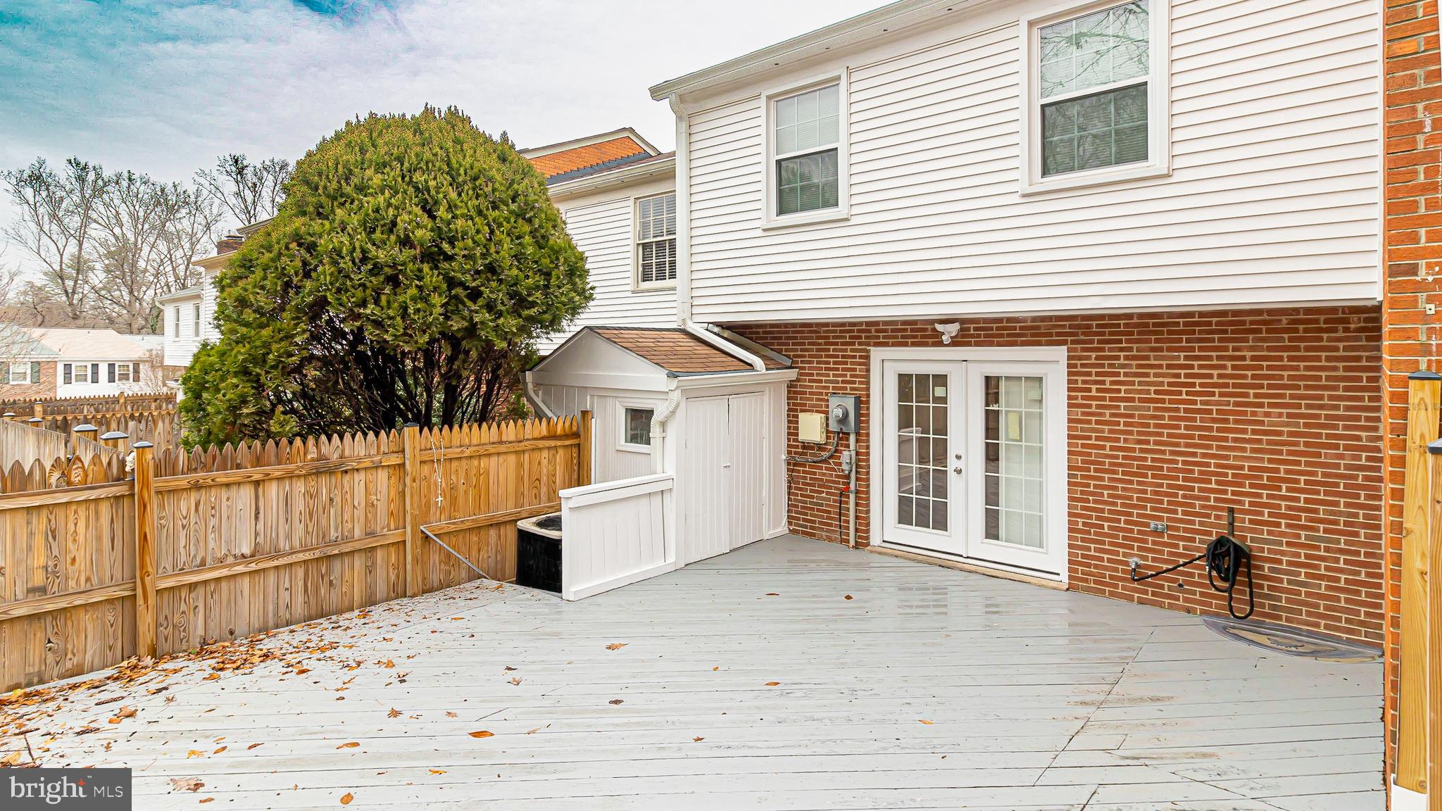 CARDINAL SQUARE - Residential