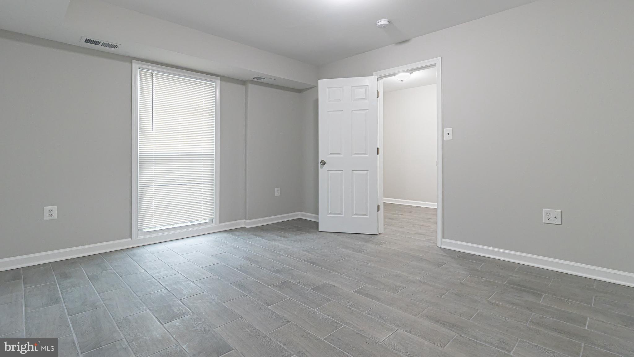 CARDINAL SQUARE - Residential