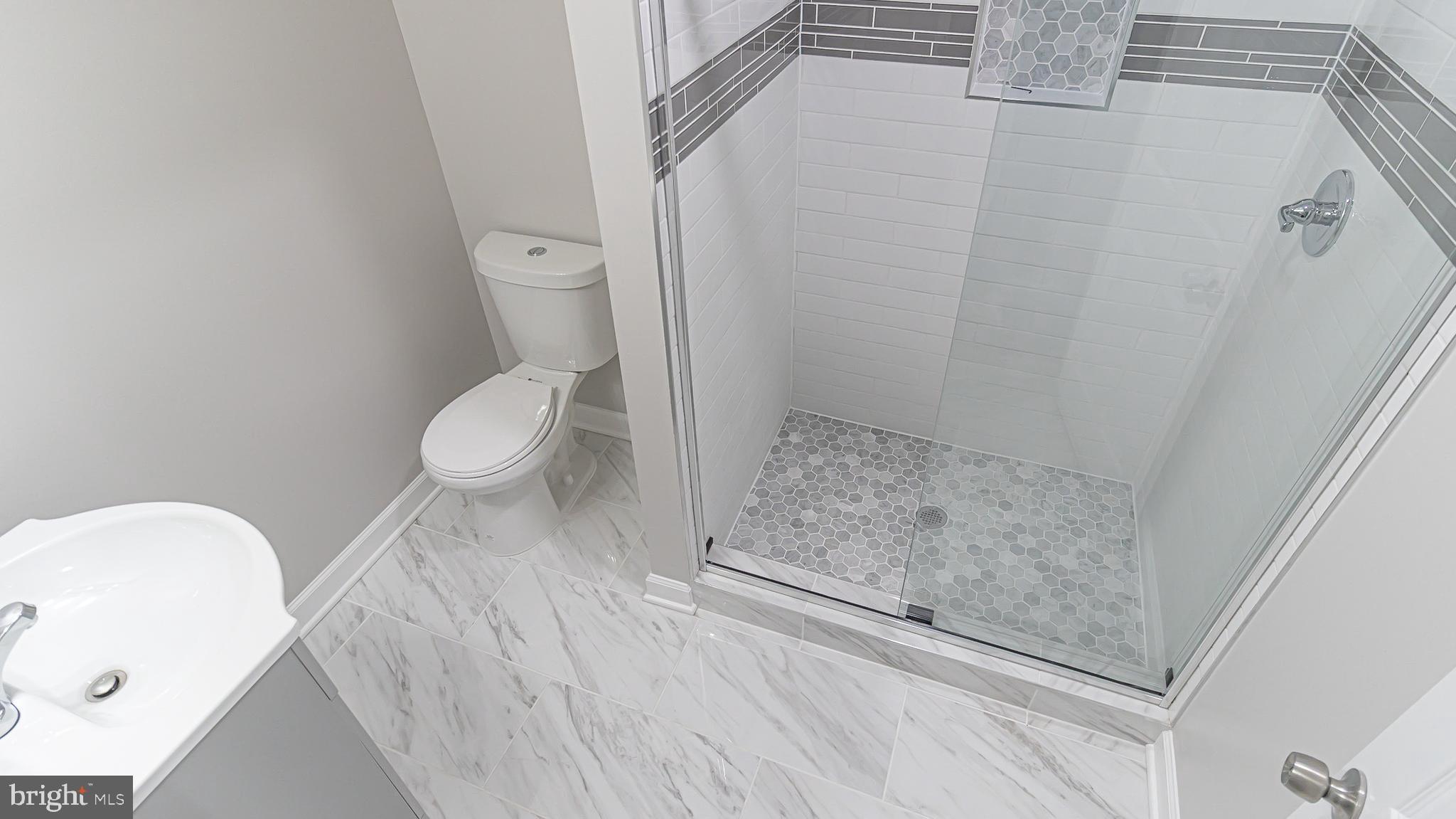 CARDINAL SQUARE - Residential