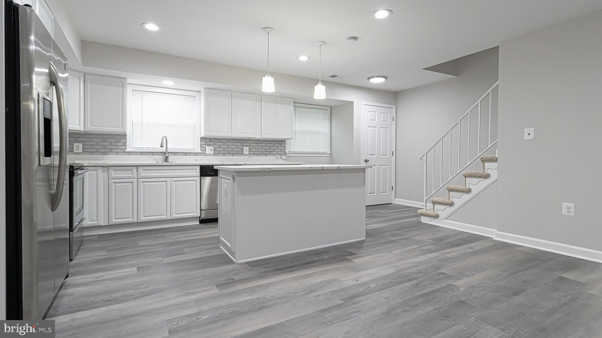 CARDINAL SQUARE - Residential