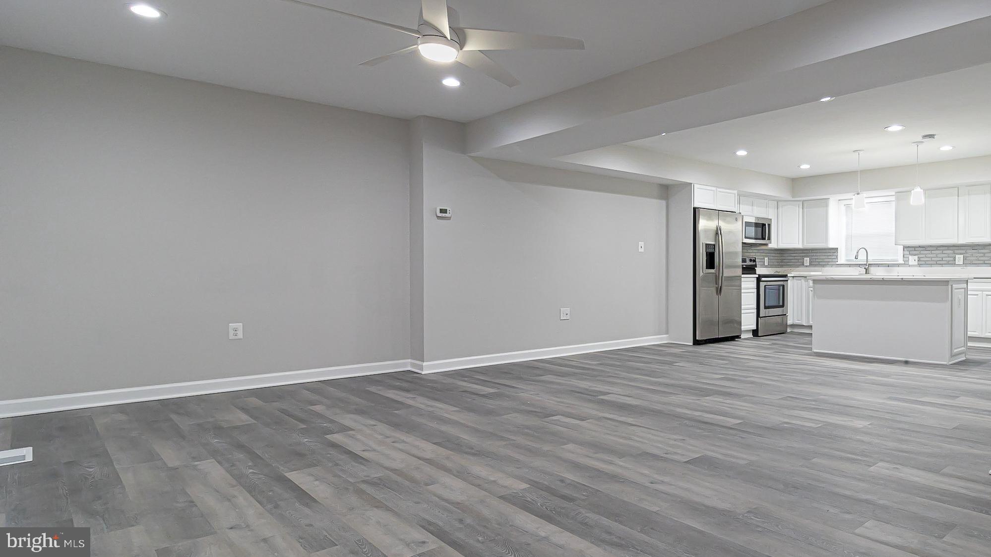 CARDINAL SQUARE - Residential