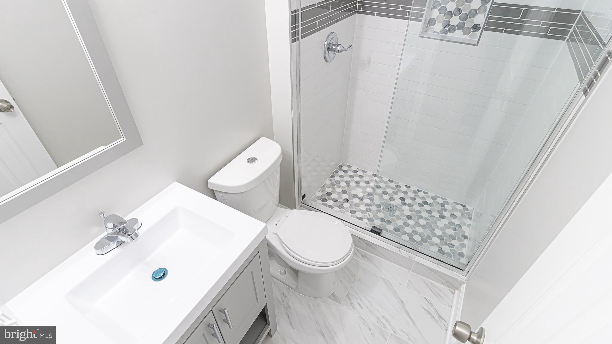 CARDINAL SQUARE - Residential