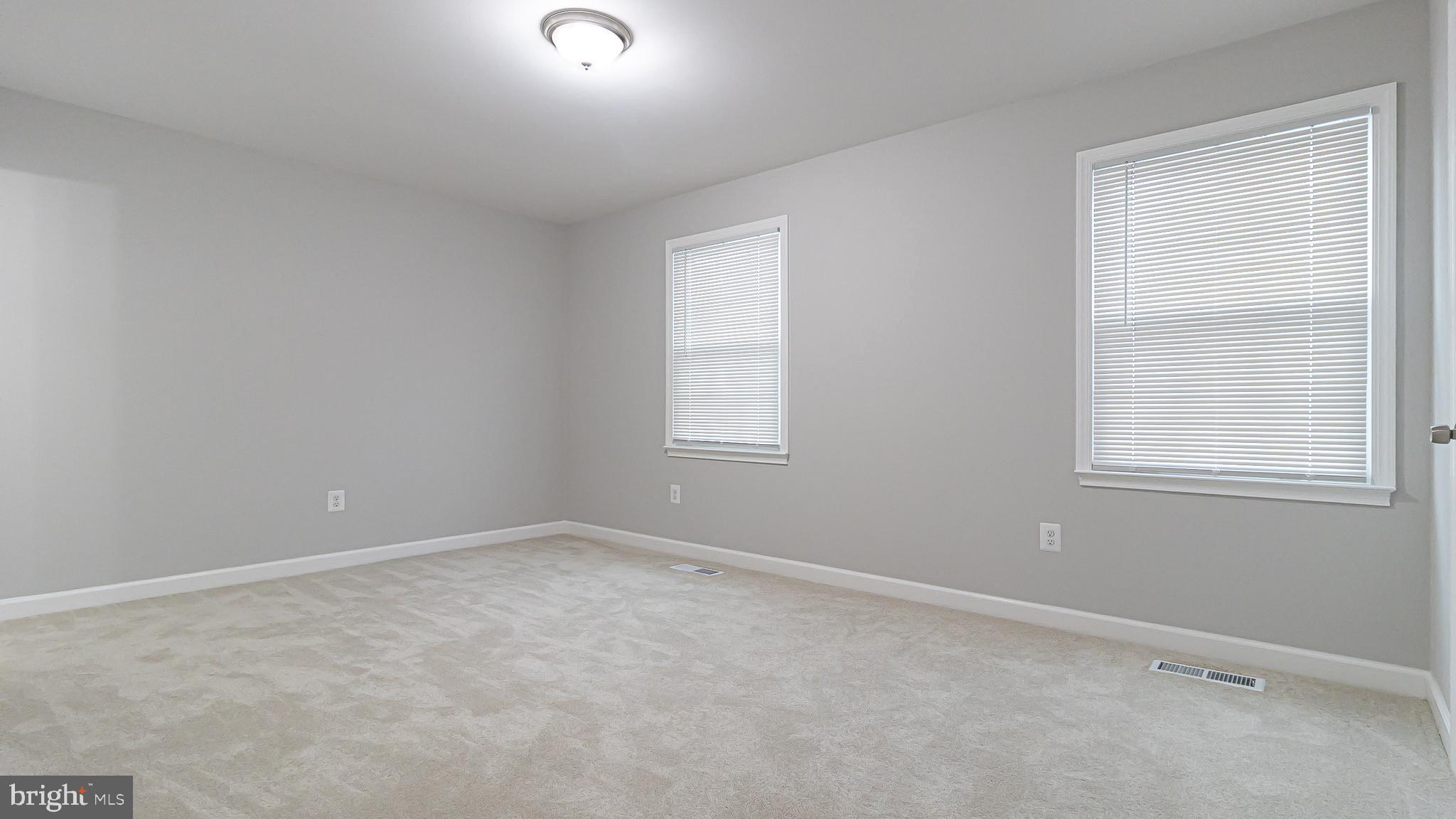 CARDINAL SQUARE - Residential