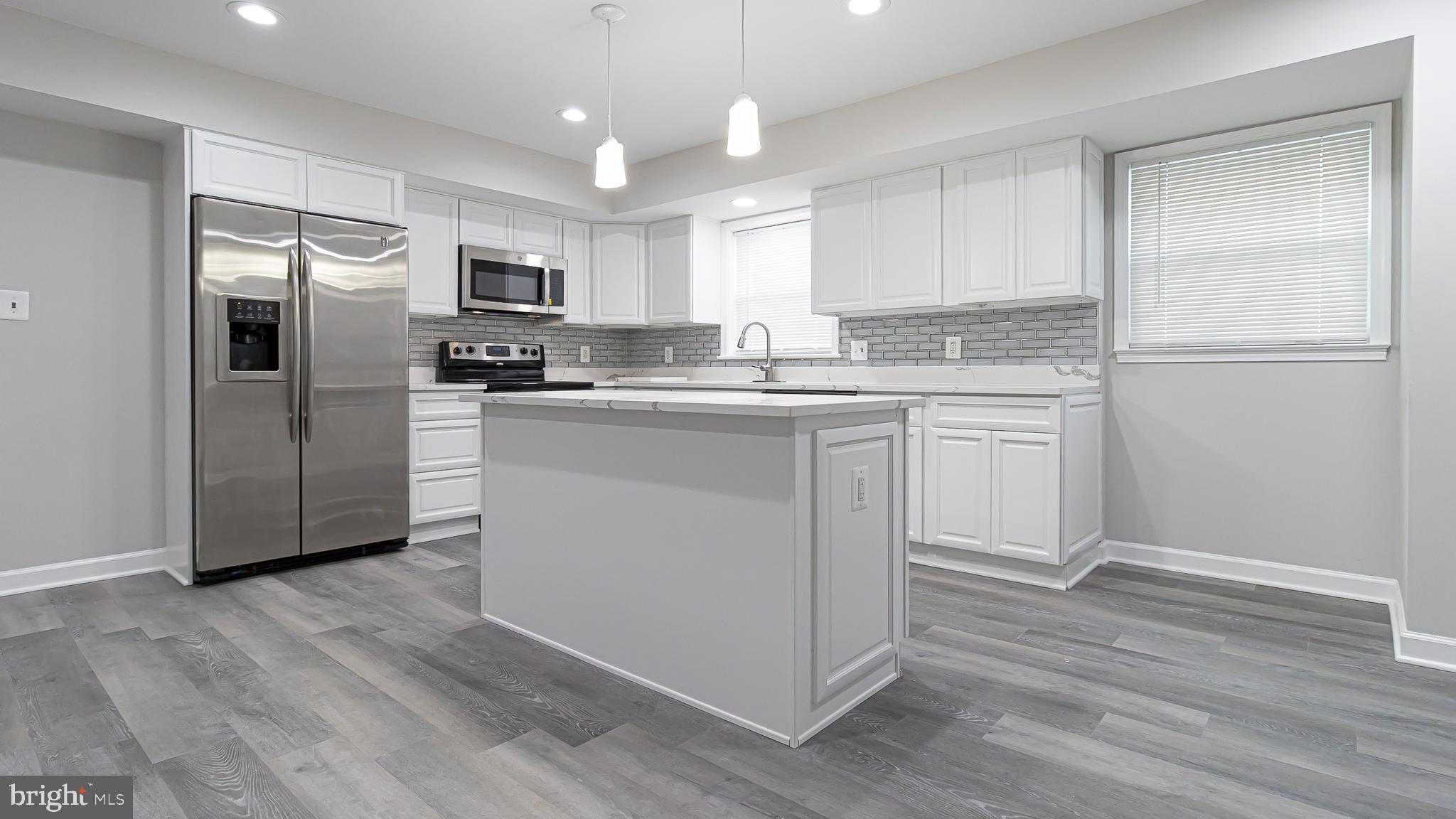 CARDINAL SQUARE - Residential