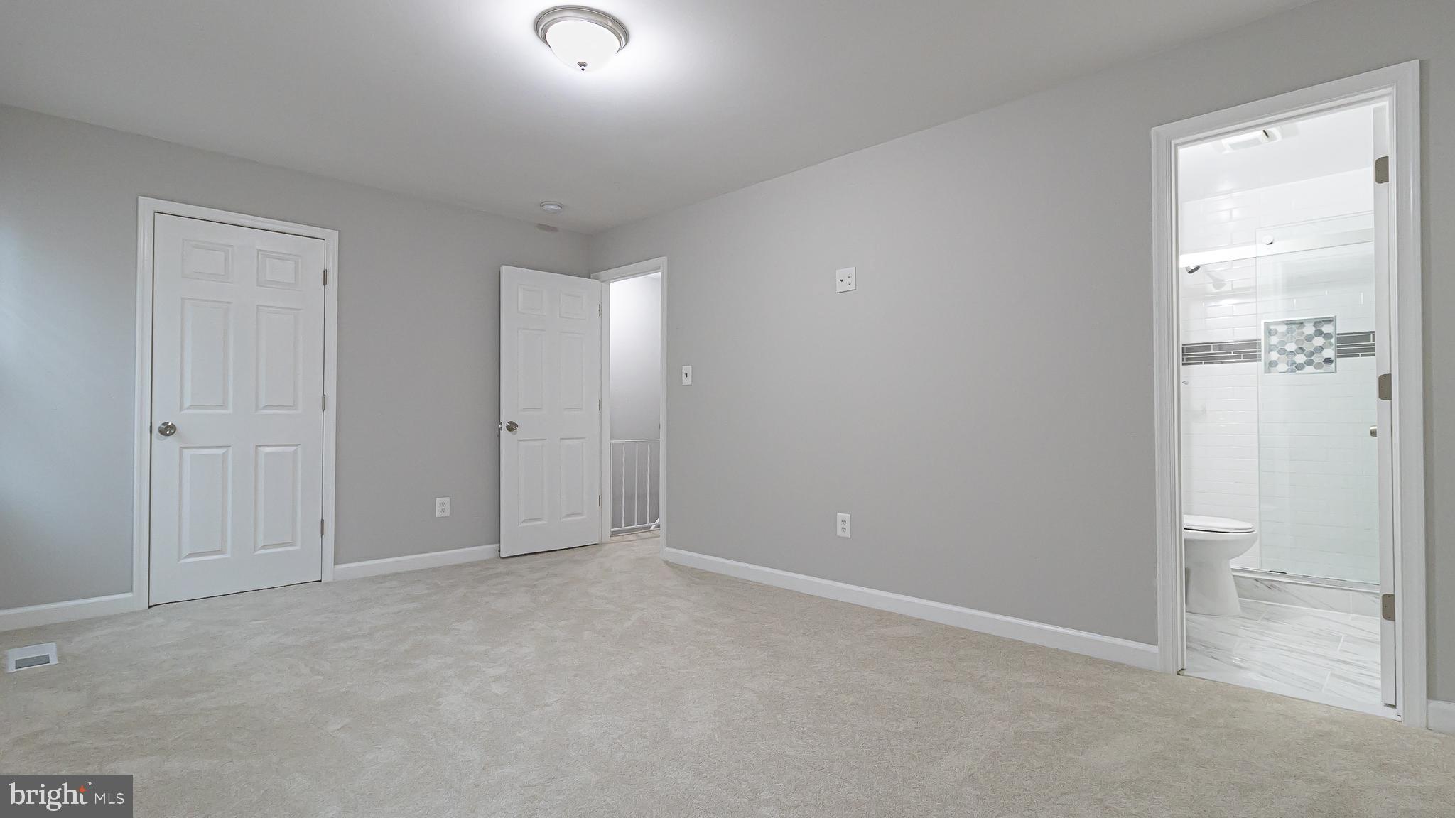 CARDINAL SQUARE - Residential