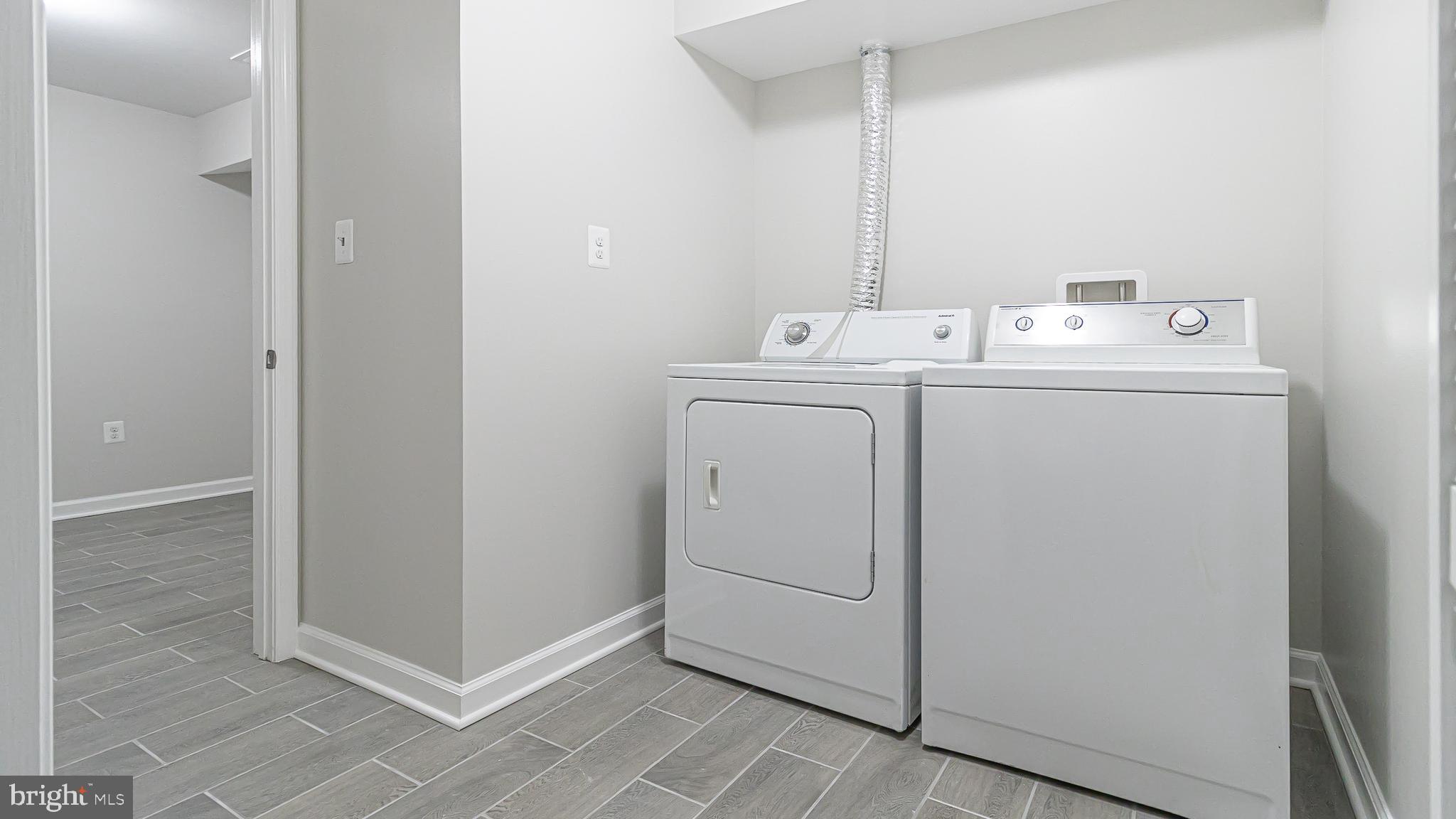 CARDINAL SQUARE - Residential