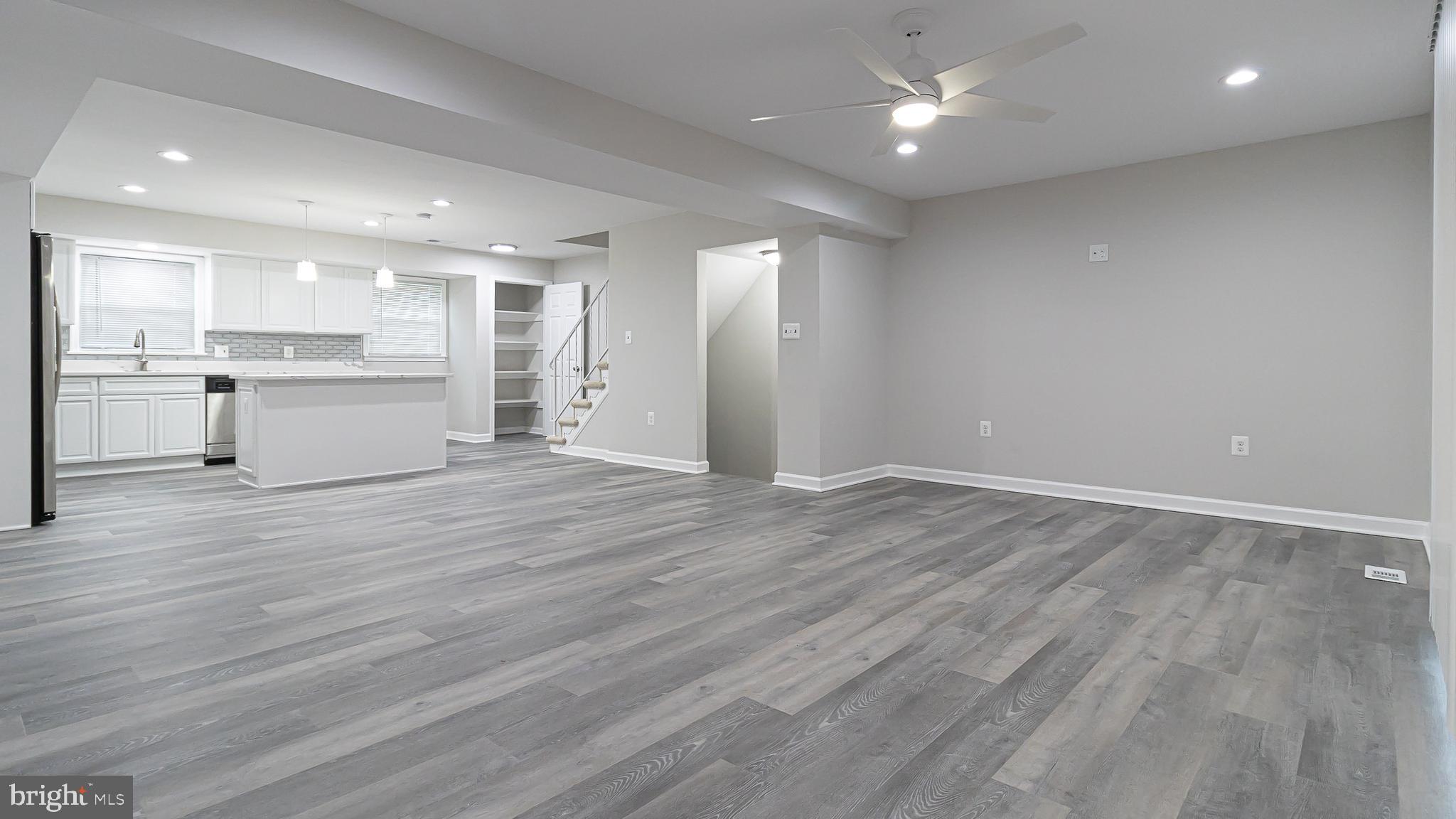 CARDINAL SQUARE - Residential