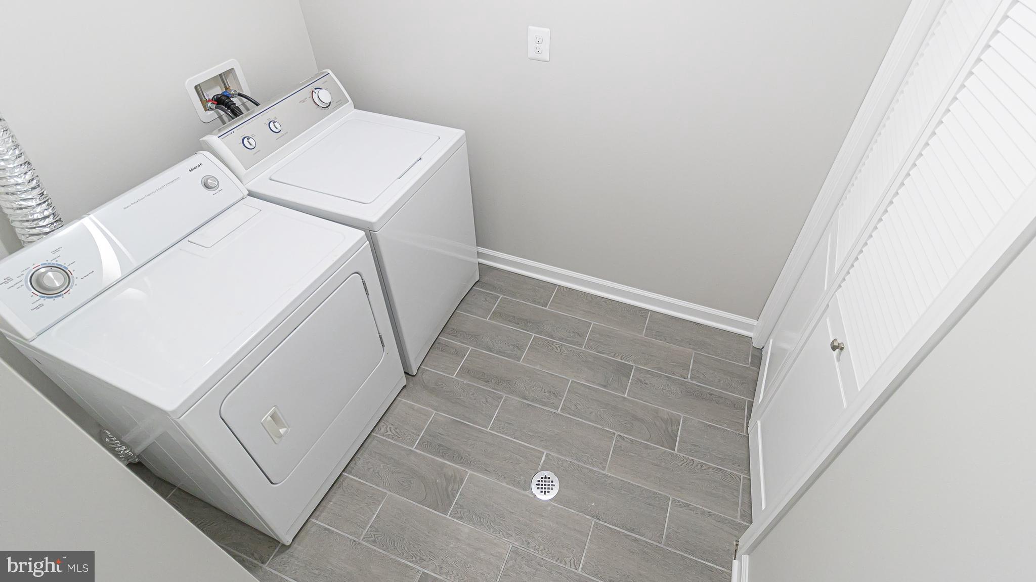 CARDINAL SQUARE - Residential