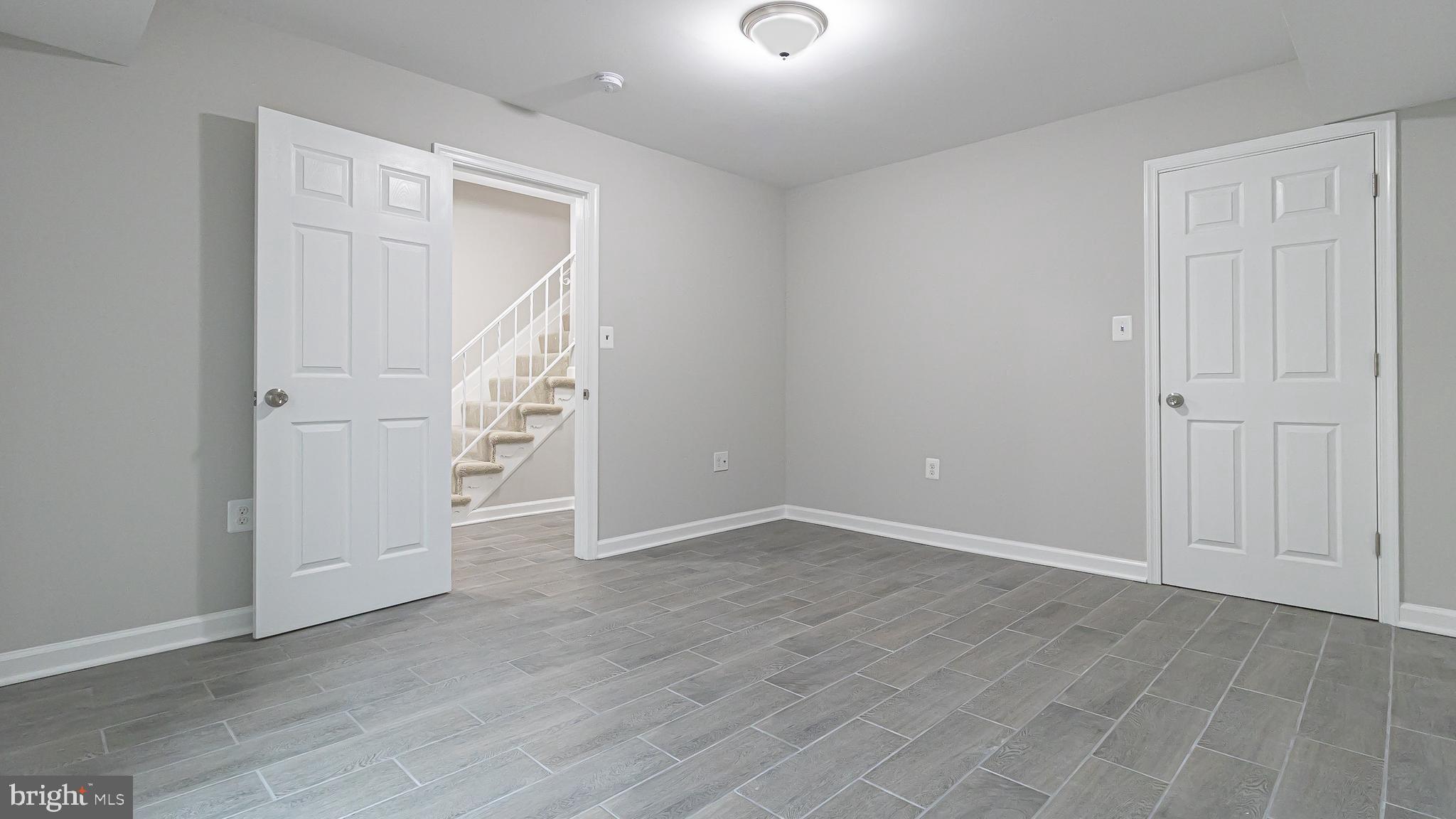 CARDINAL SQUARE - Residential