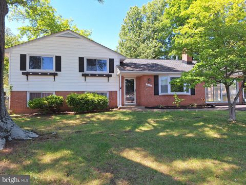 Photo of 14707 Braddock Road, CENTREVILLE, VA 20120 (MLS # VAFX2308034)