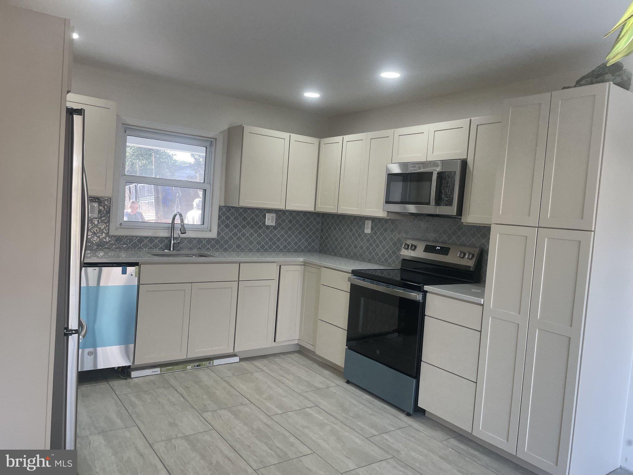 2707 FAWN LANE