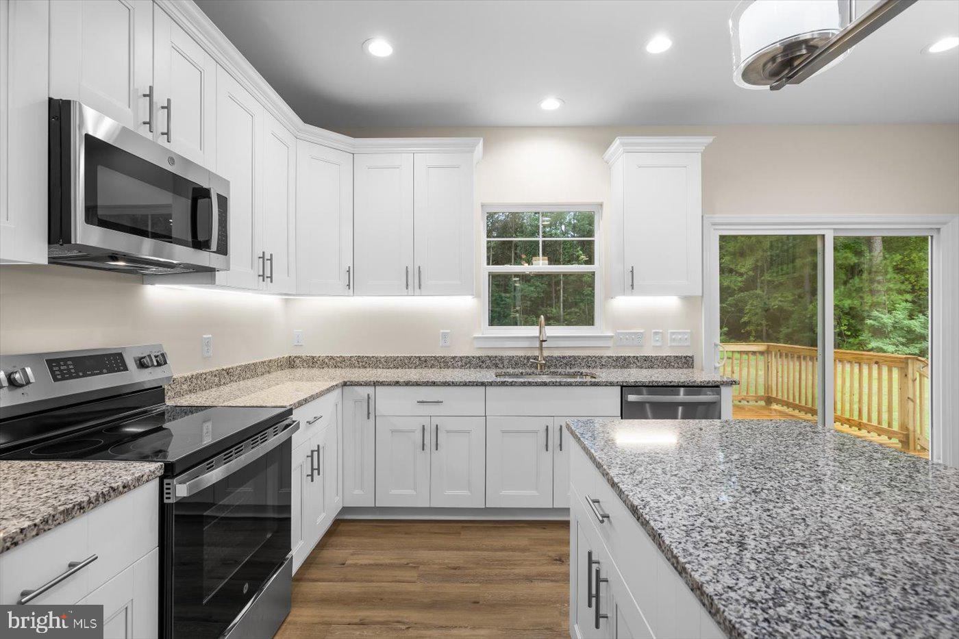 CABIN POINT / GLEBE HARBOR - Residential