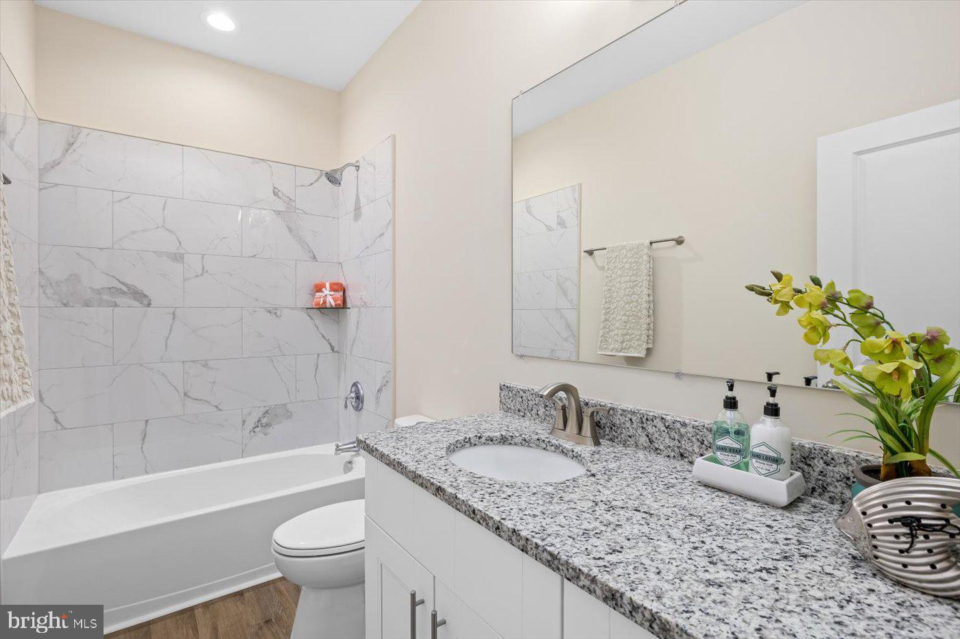 CABIN POINT / GLEBE HARBOR - Residential