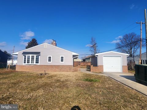 47 STRAWBERRY LANE LEVITTOWN PA 19055