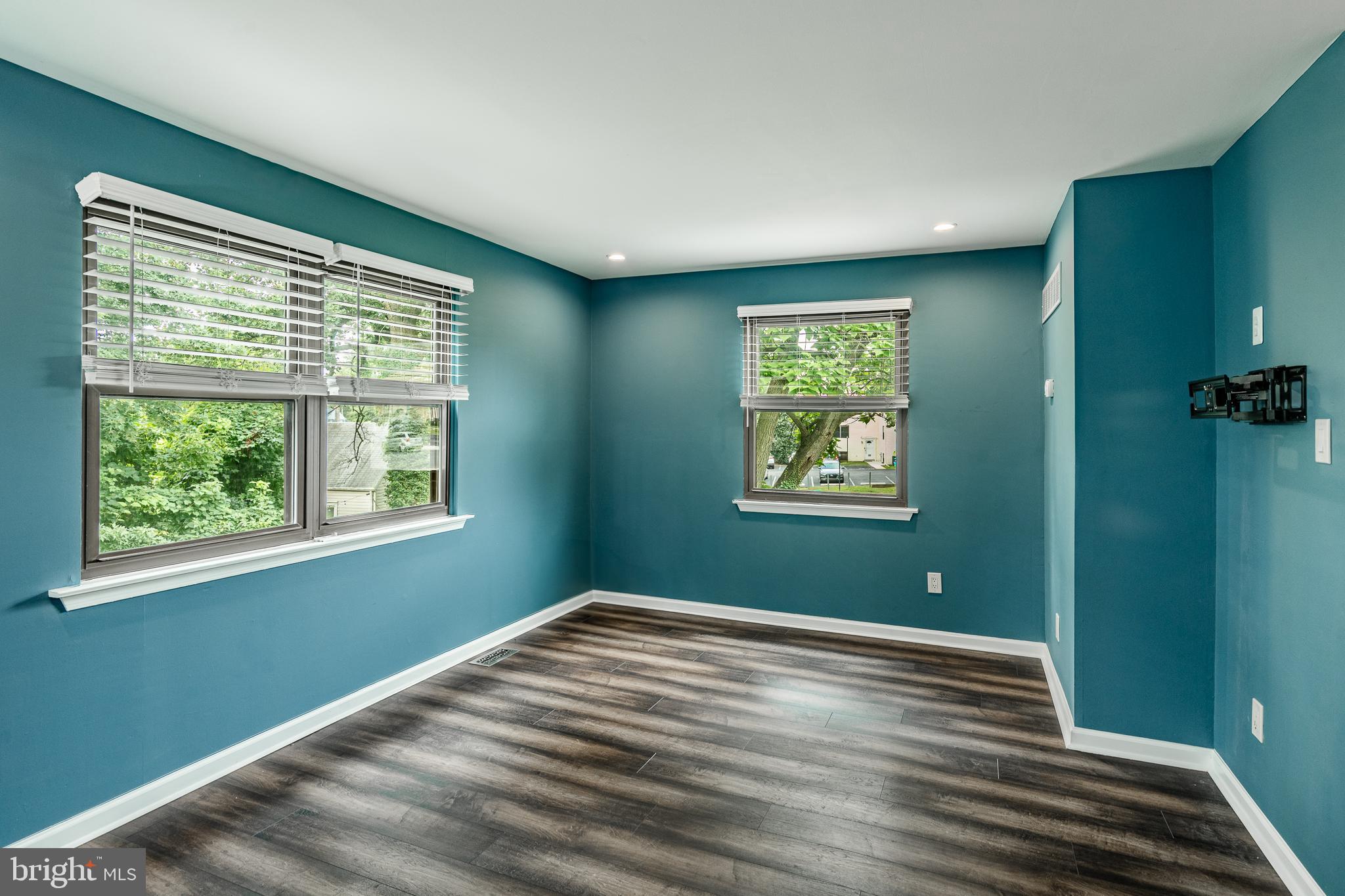 31 SILVER LAKE TERRACE 32