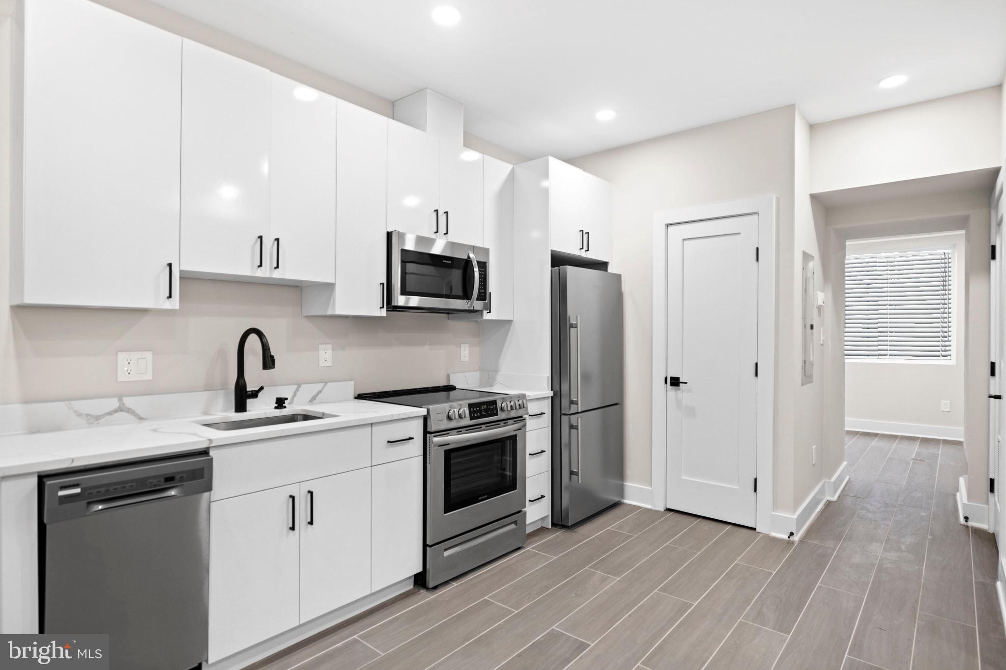824 18TH STREET NE 001
