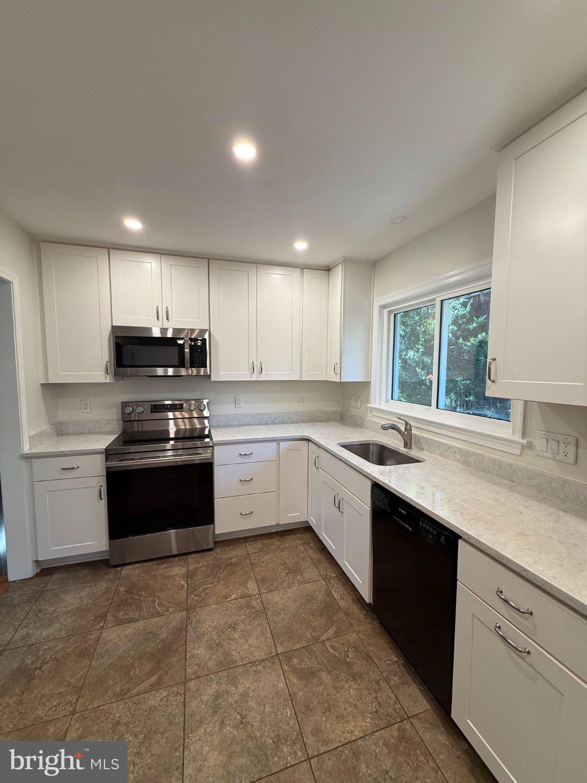 8512 PELHAM ROAD