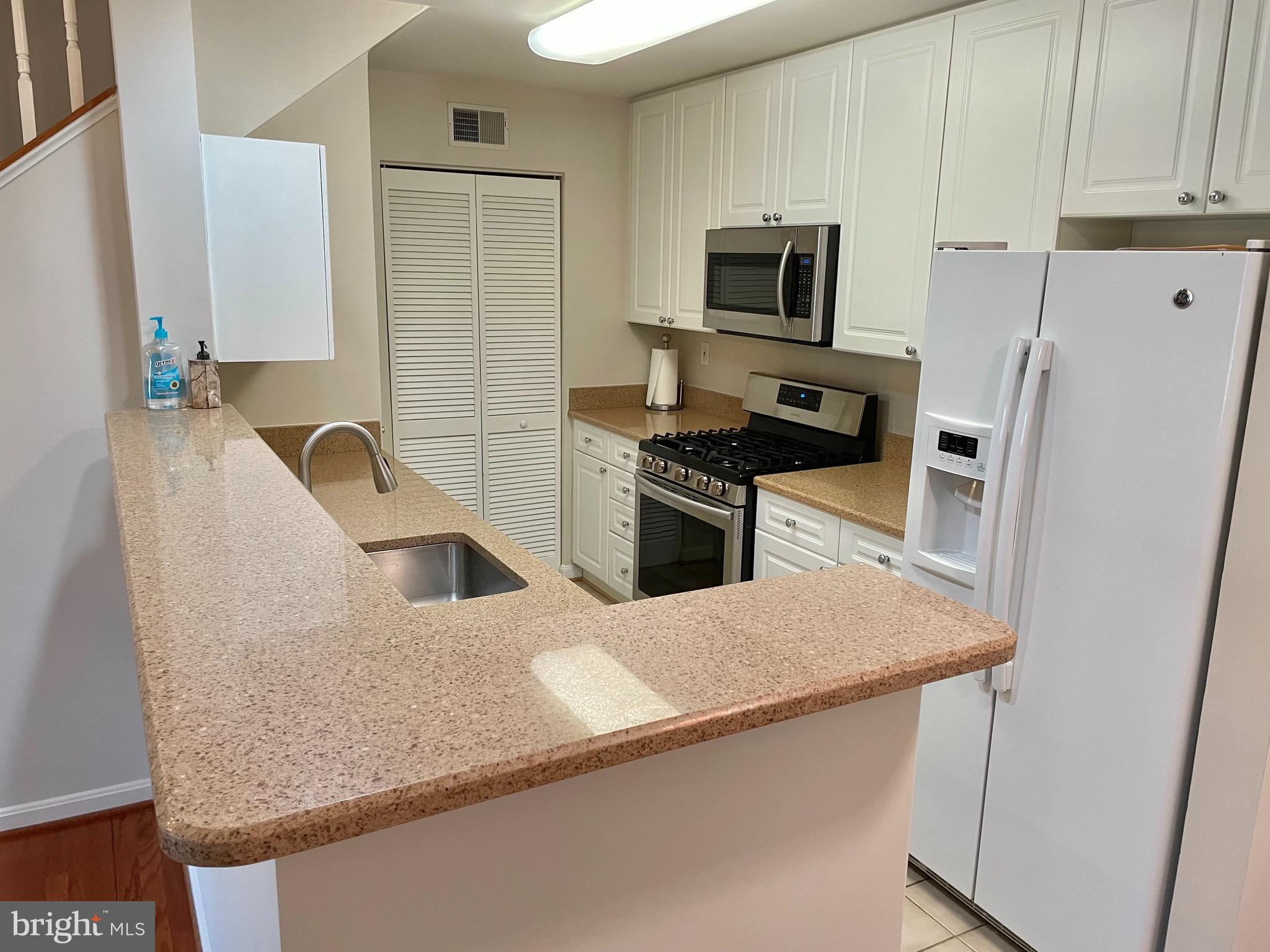 CAMERON STATION - Residential