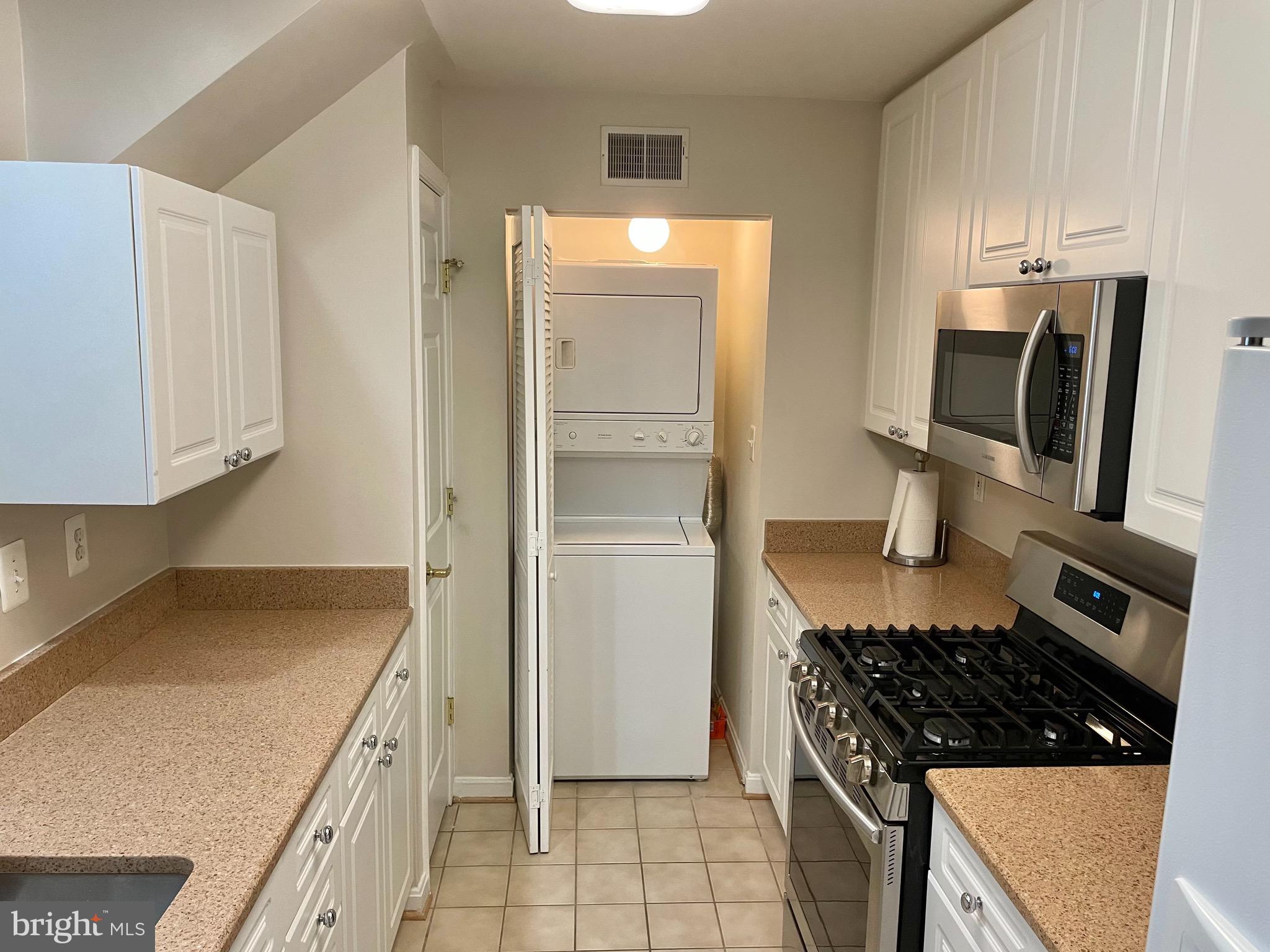 CAMERON STATION - Residential