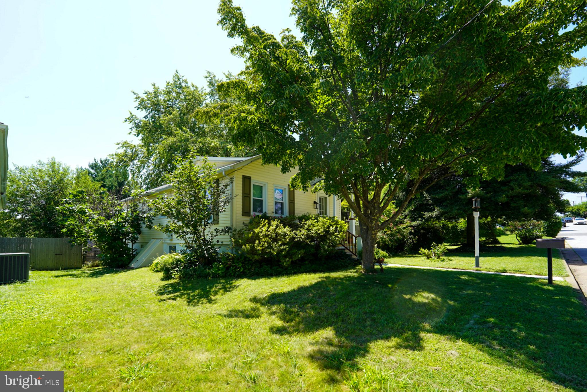 904 MARION AVENUE