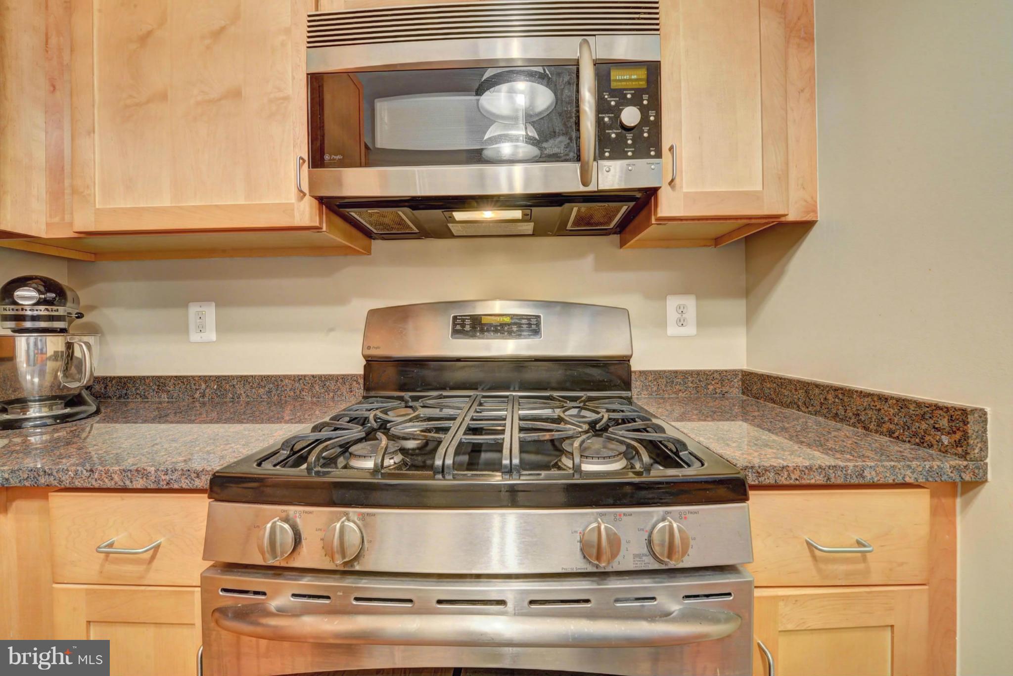 ELAN AT EAST MARKET - Residential