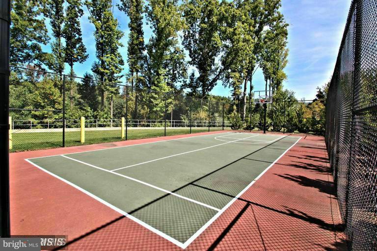 ELAN AT EAST MARKET - Residential