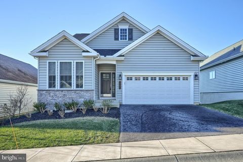 Photo of 427 VALOR DR, LITITZ, PA 17543 (MLS # PALA2028982)
