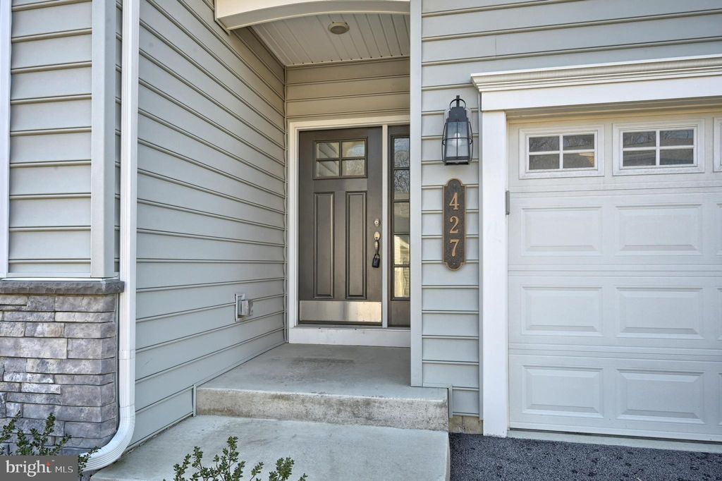 Photo of 427 VALOR DR, LITITZ, PA 17543 (MLS # PALA2028982)