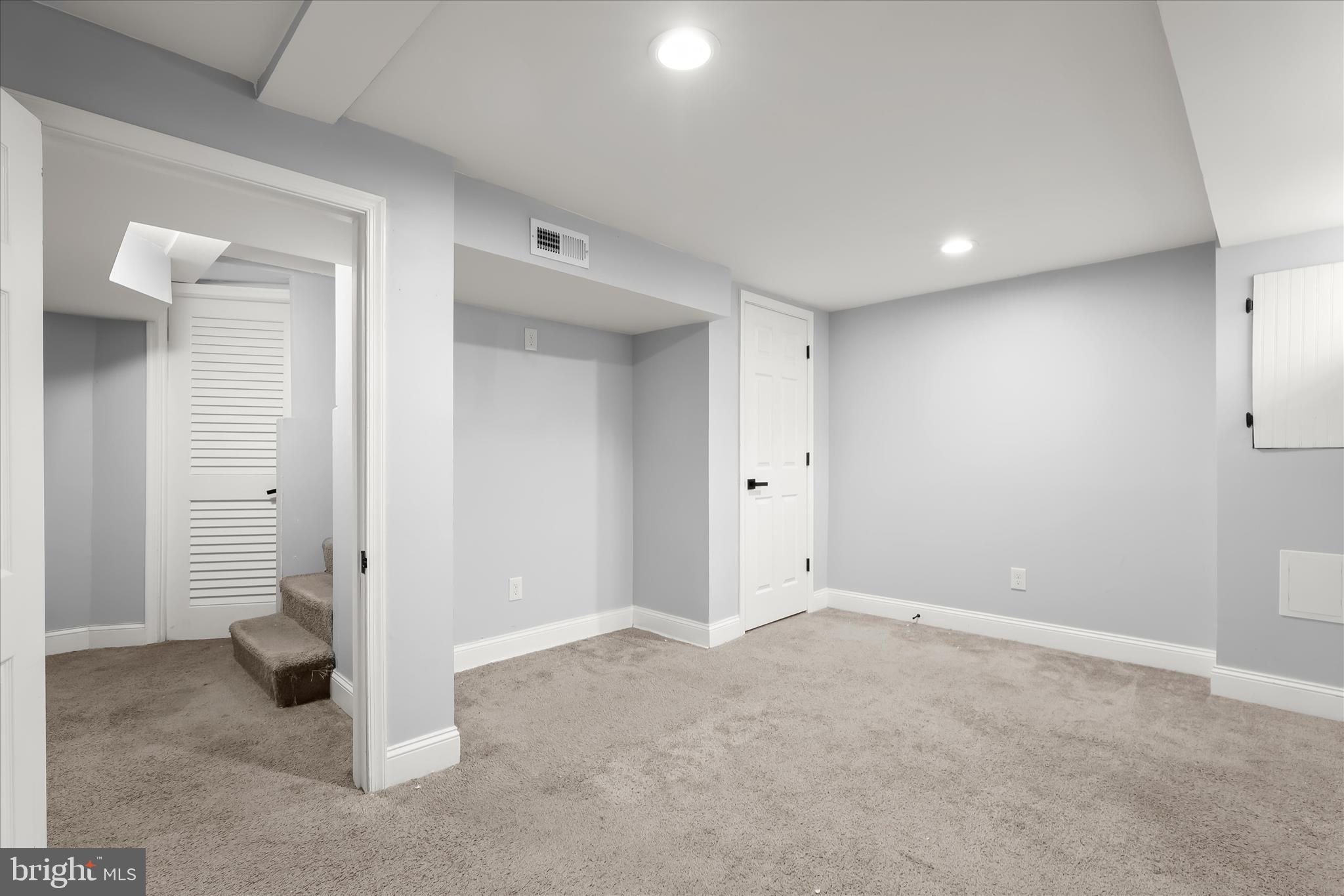 YALE HEIGHTS - Residential