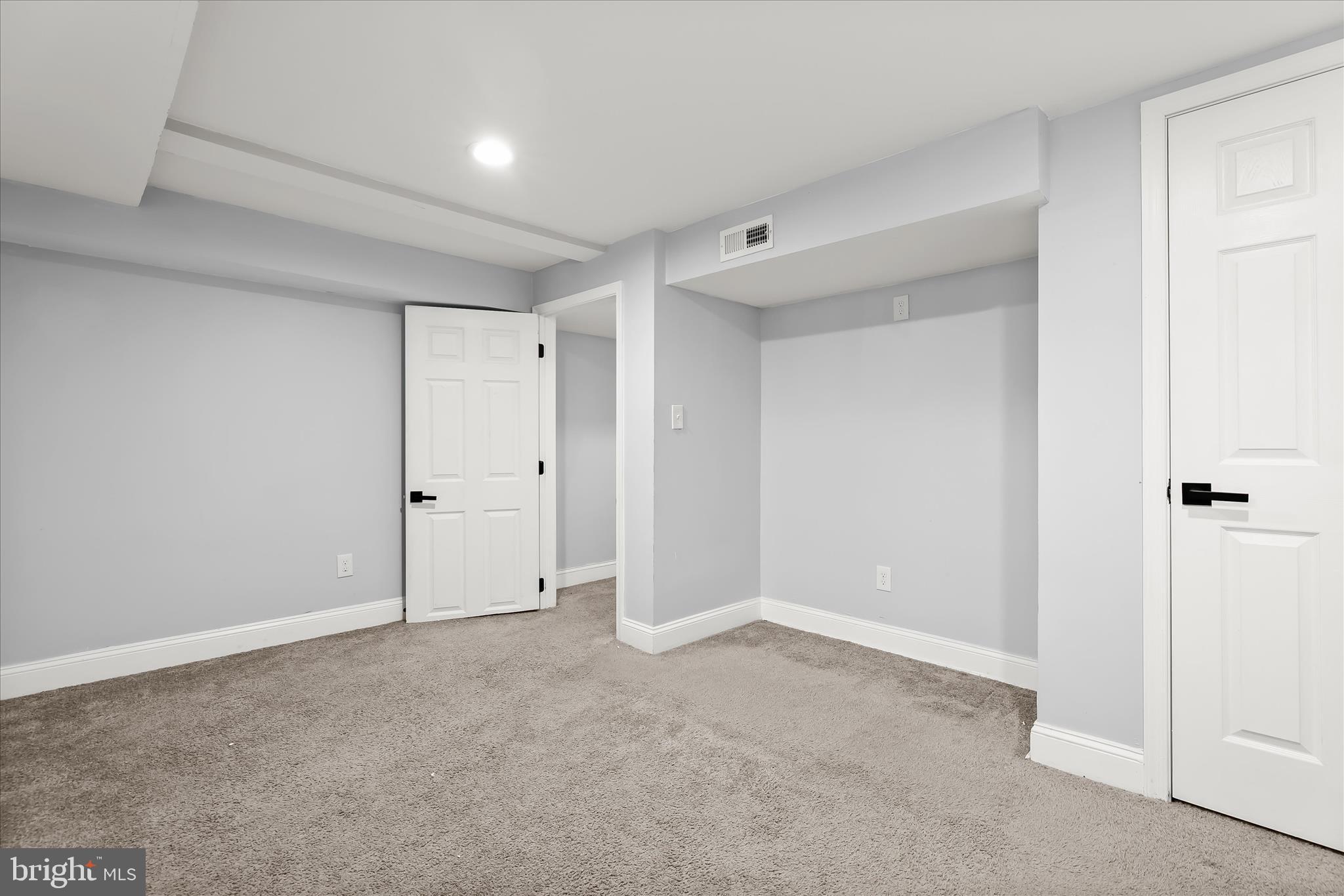 YALE HEIGHTS - Residential