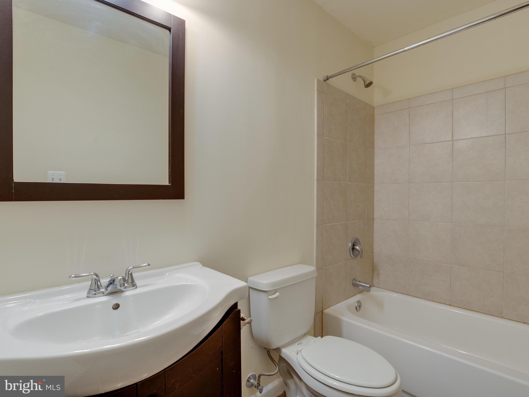 WOODHOLME - Residential Lease