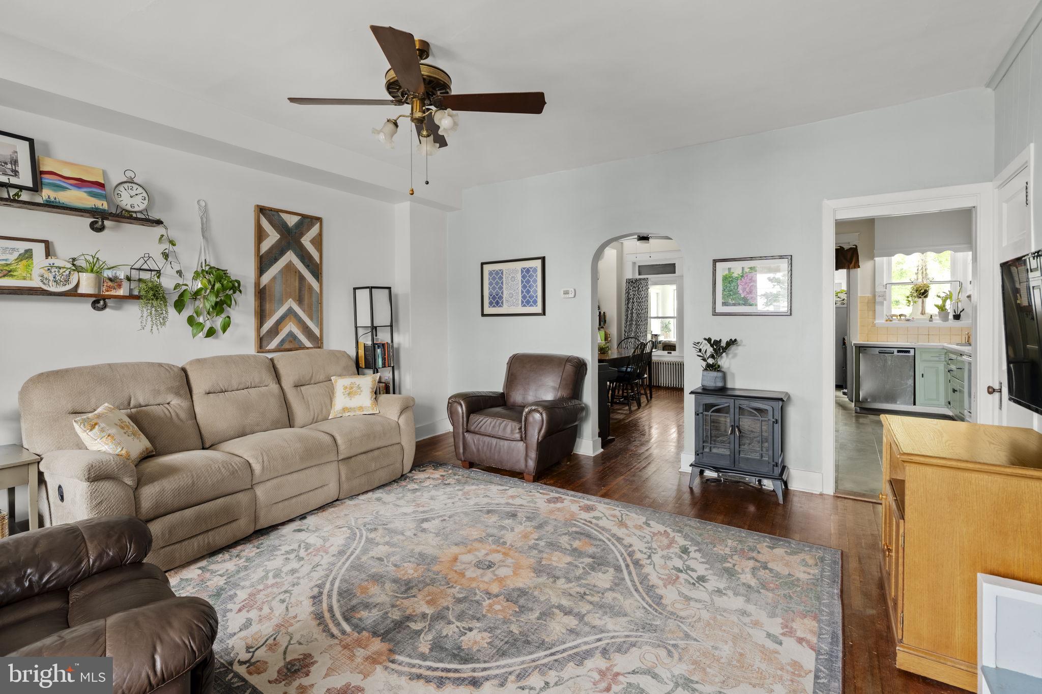 25 E 3RD STREET