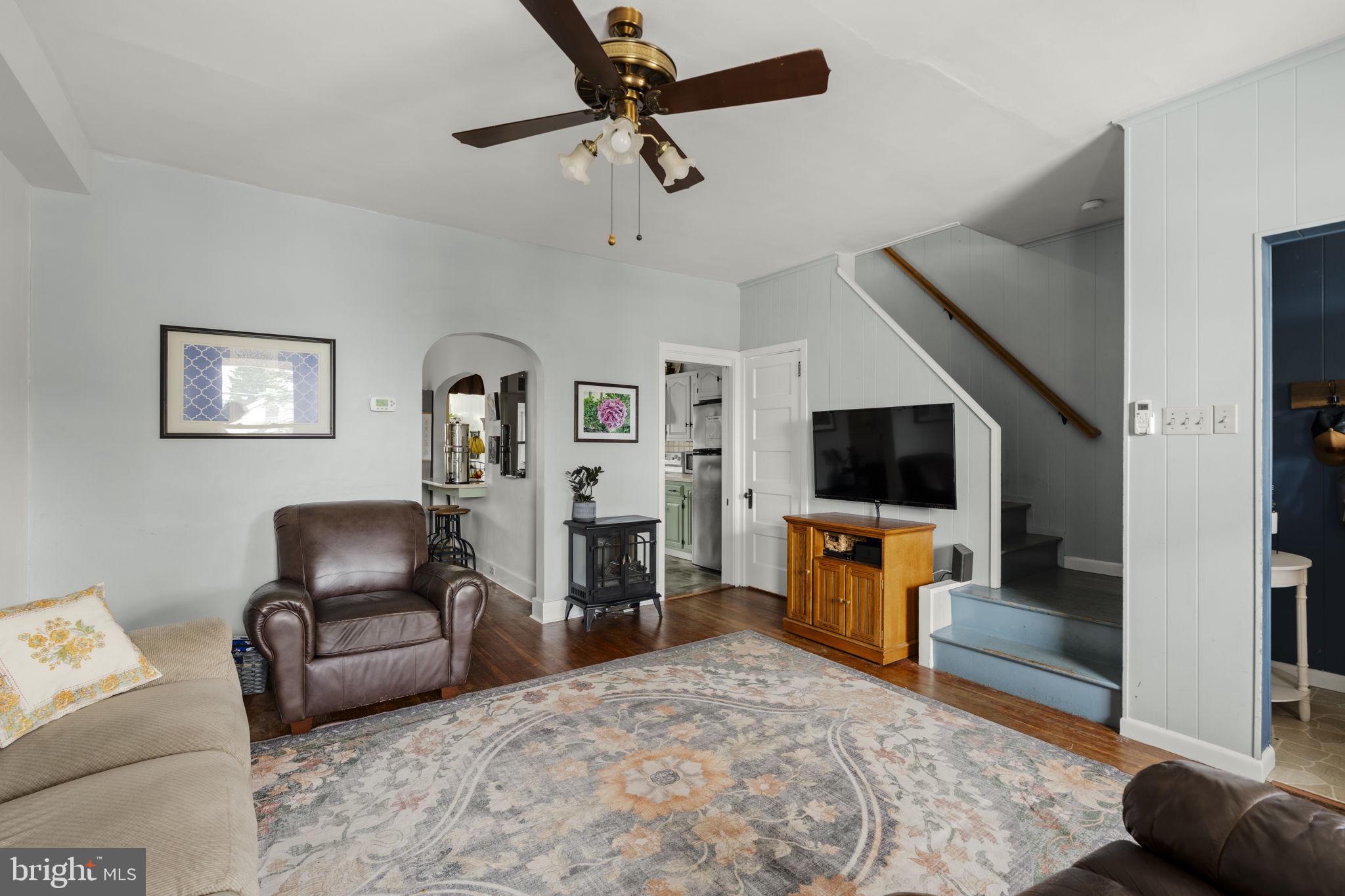 25 E 3RD STREET