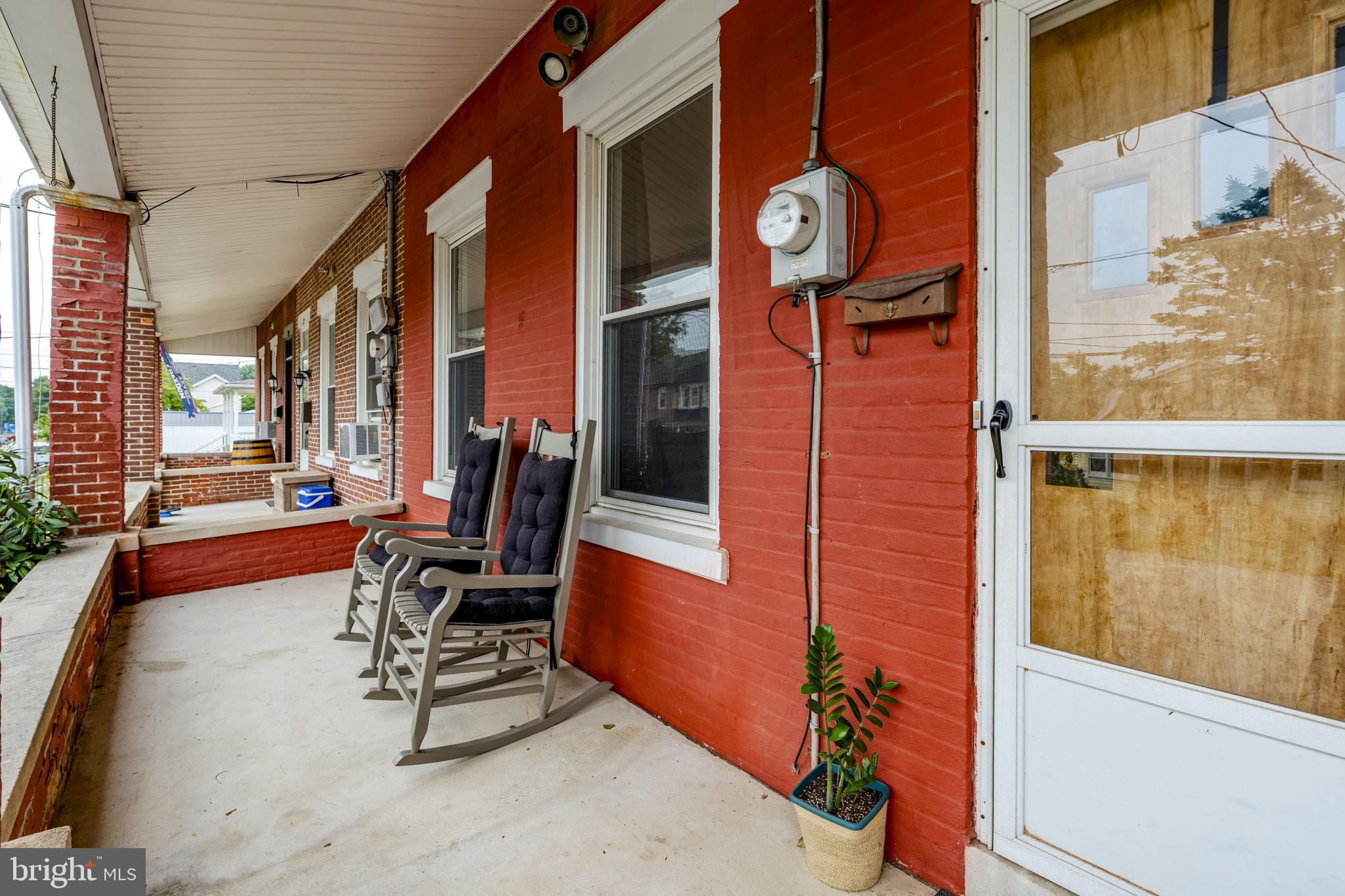 25 E 3RD STREET