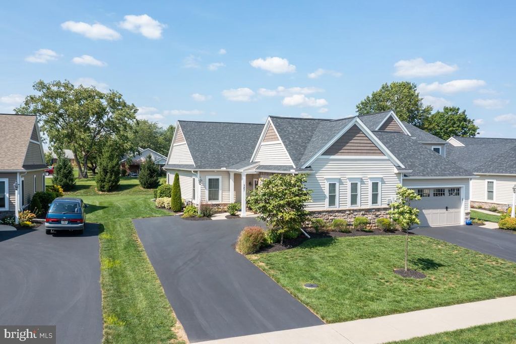 Photo of 347 Pin Oak Drive, LITITZ, PA 17543 (MLS # PALA2065222)