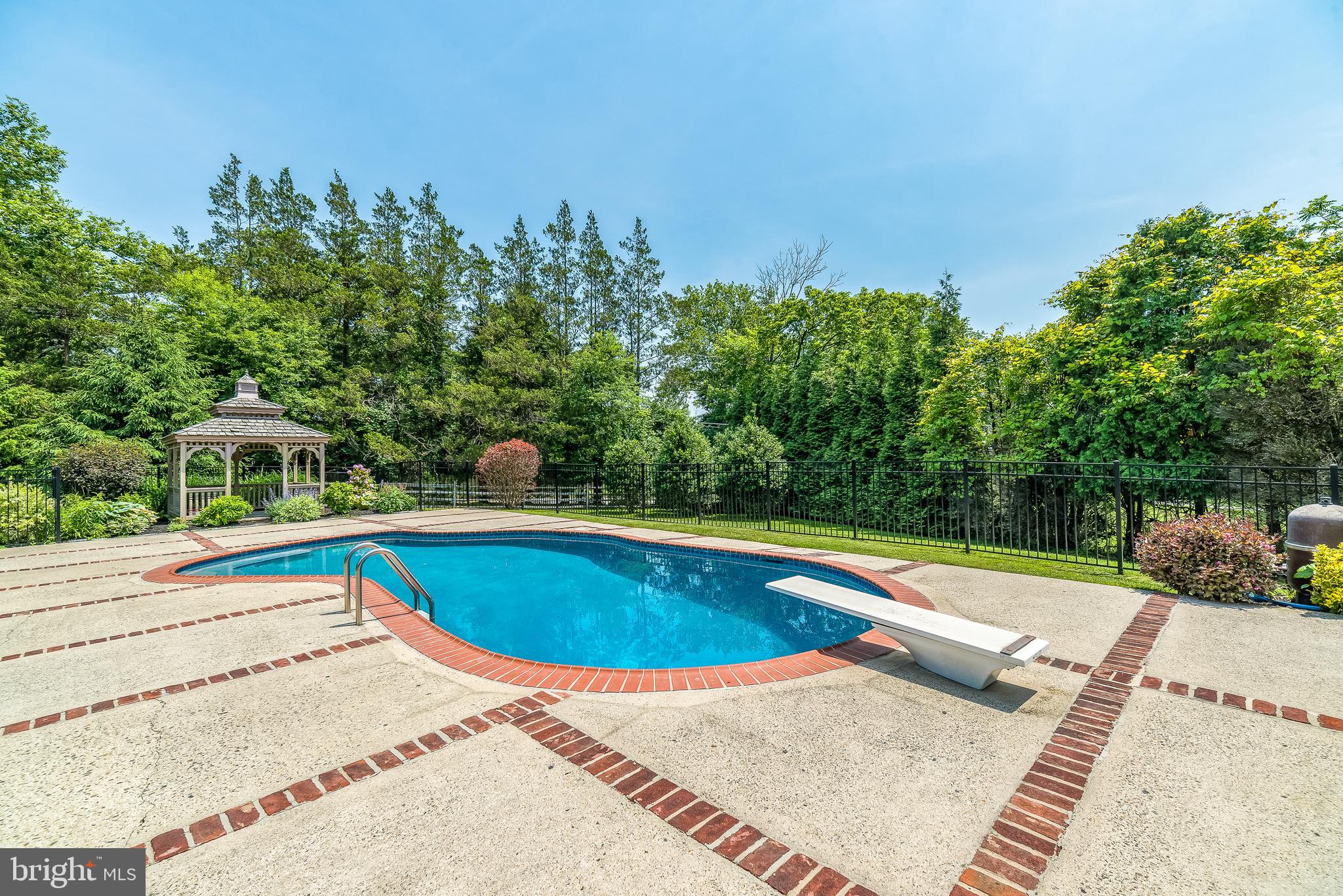 BLUE BELL - Residential