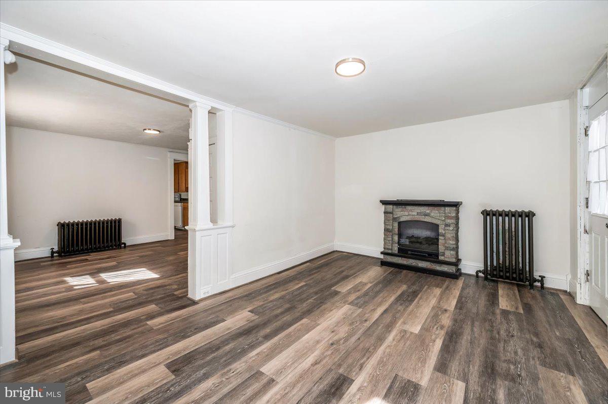 211 N MAPLE AVENUE
