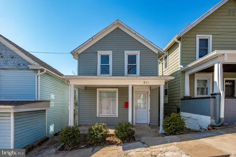 211 N Maple Avenue, Brunswick, MD 21716 - MLS#: MDFR2060836