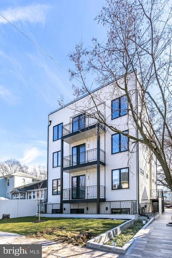 Condominium at 1002 RHODE ISLAND AVENUE NE 3