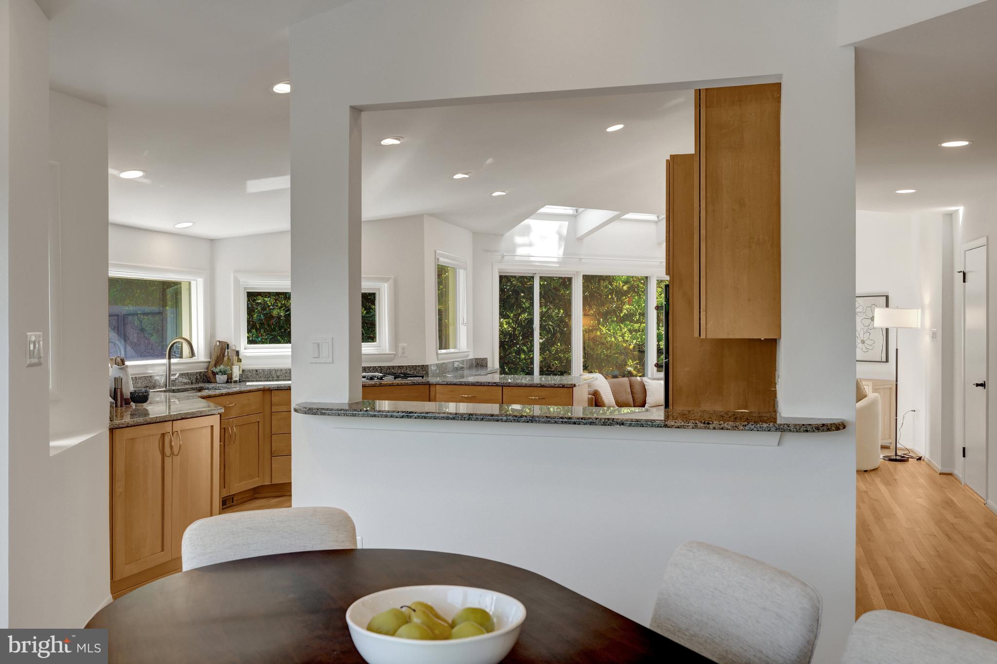 RESTON - Residential