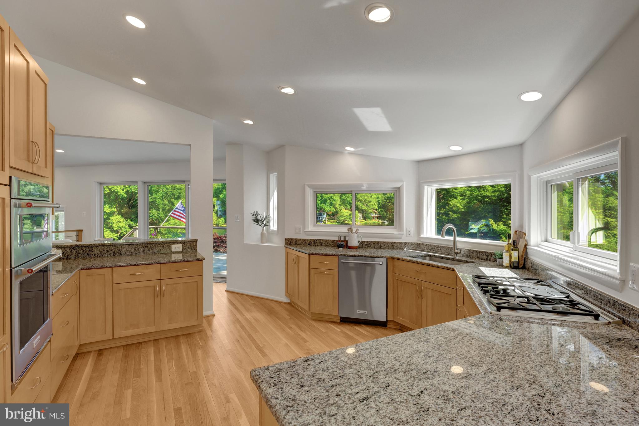 RESTON - Residential