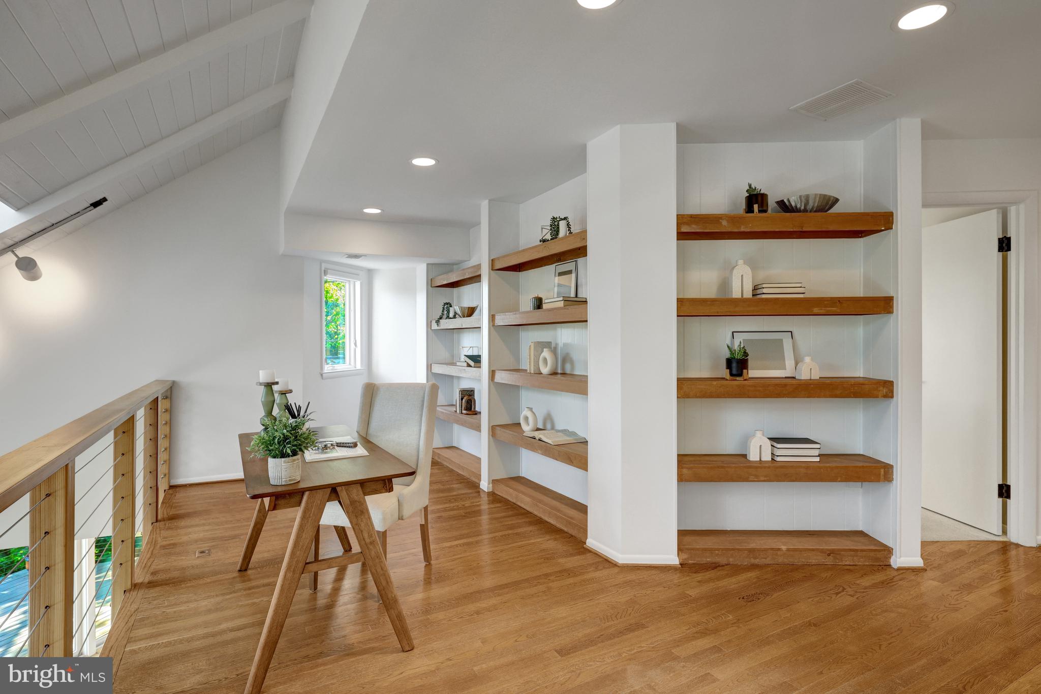 RESTON - Residential