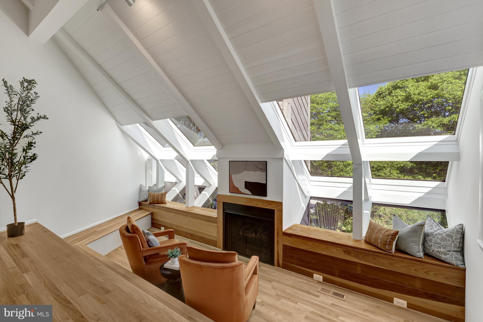 RESTON - Residential