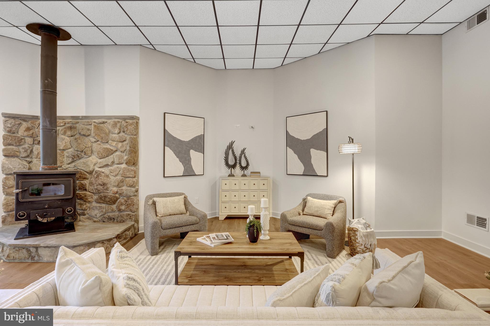 RESTON - Residential