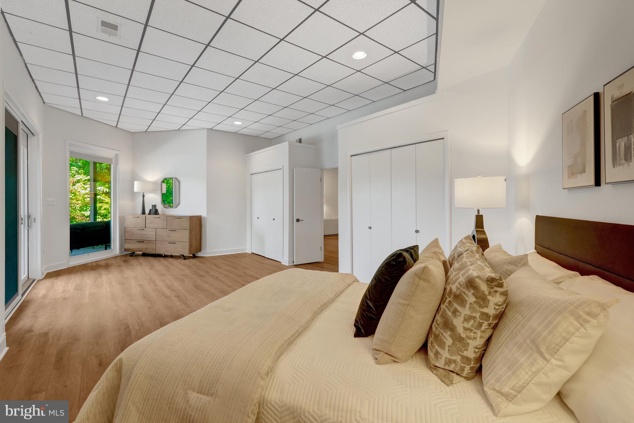 RESTON - Residential