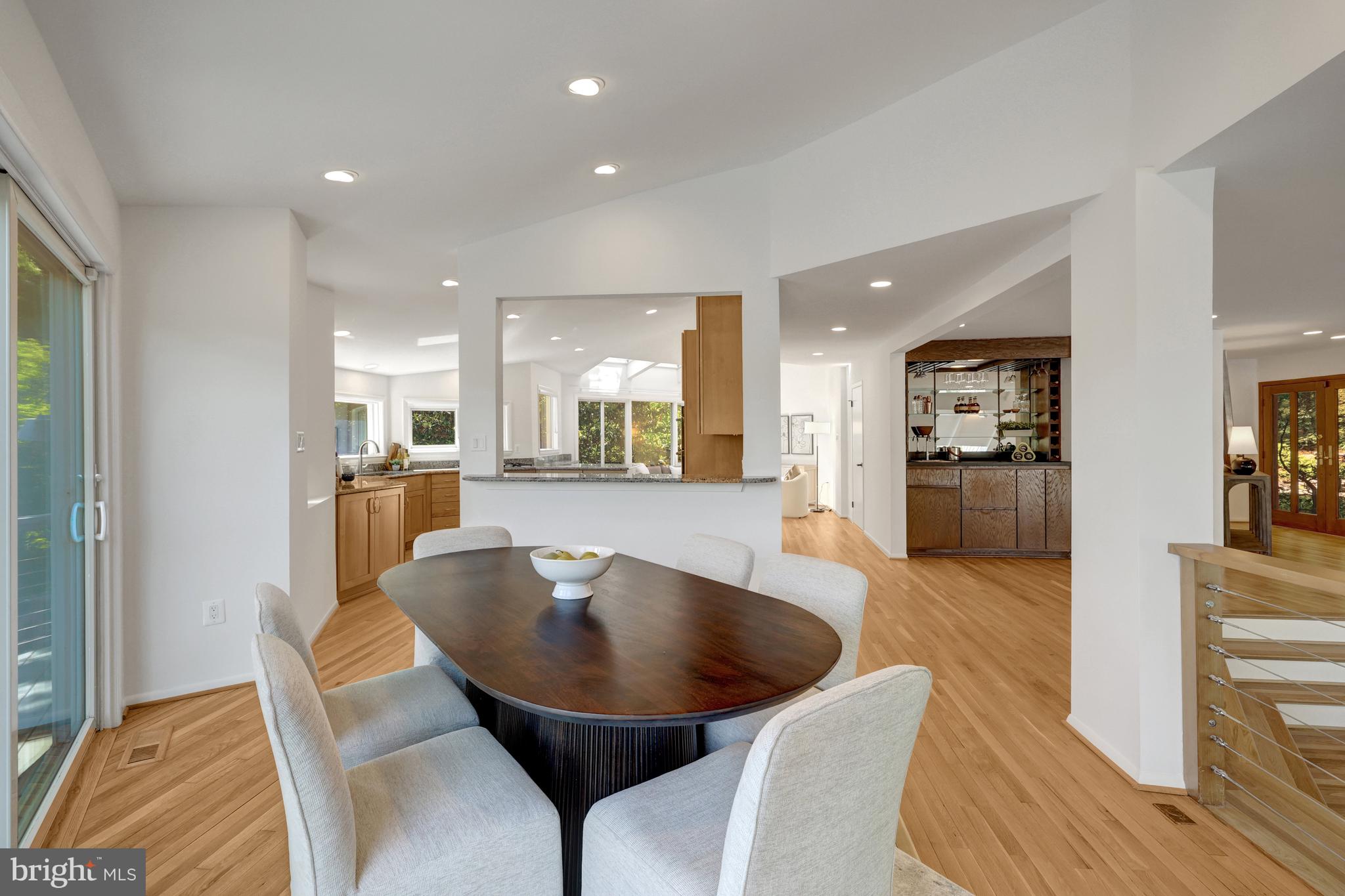 RESTON - Residential