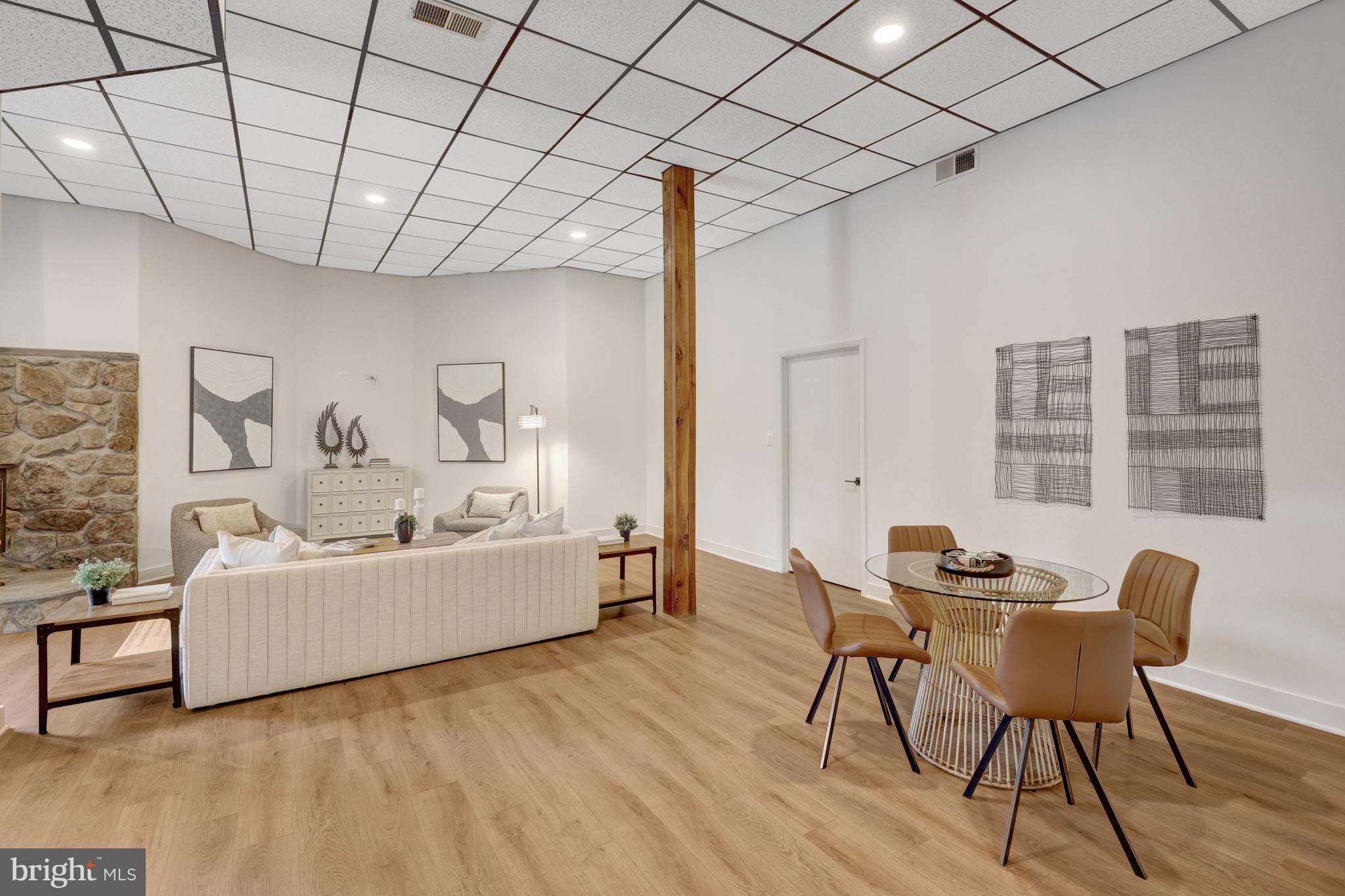 RESTON - Residential