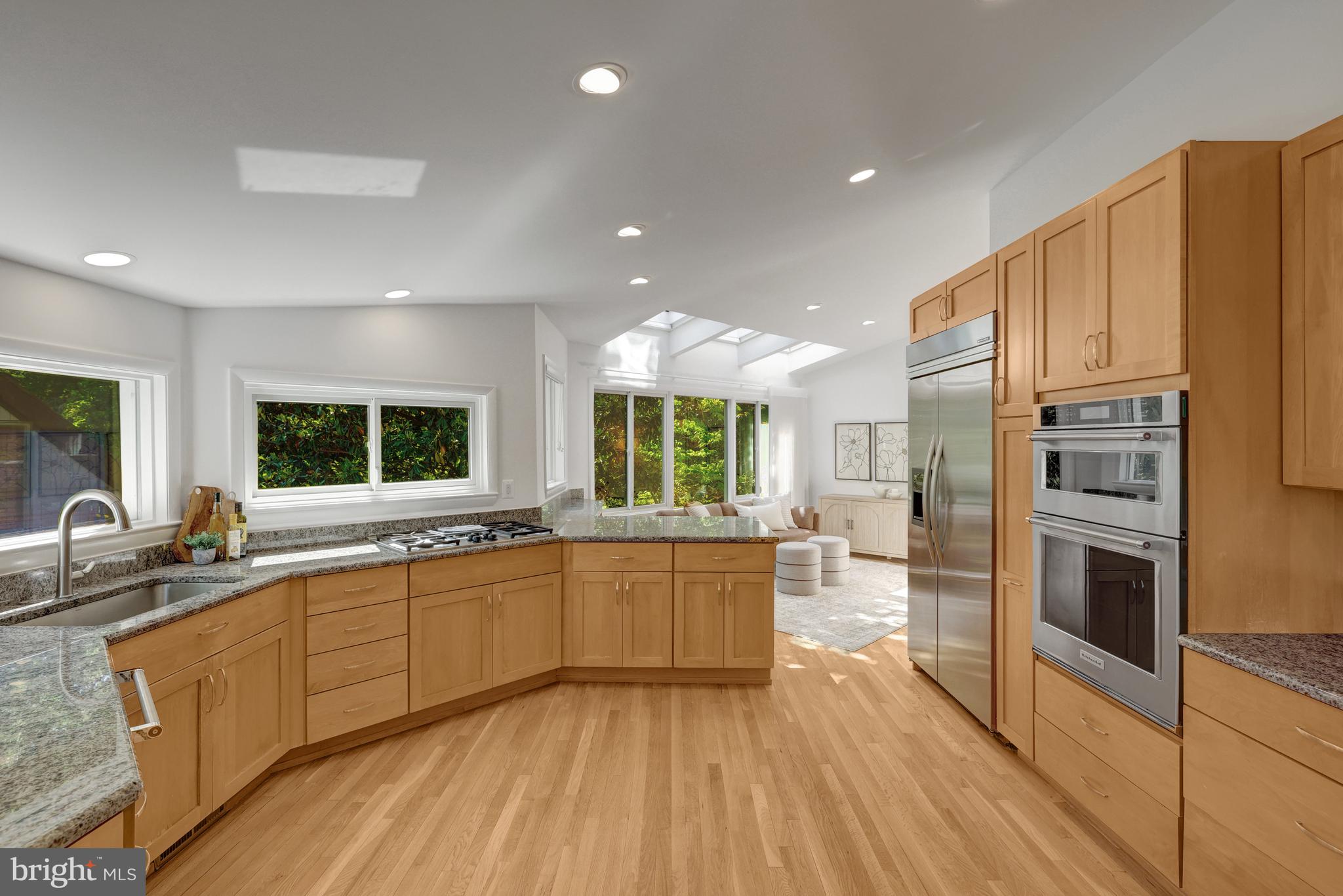 RESTON - Residential